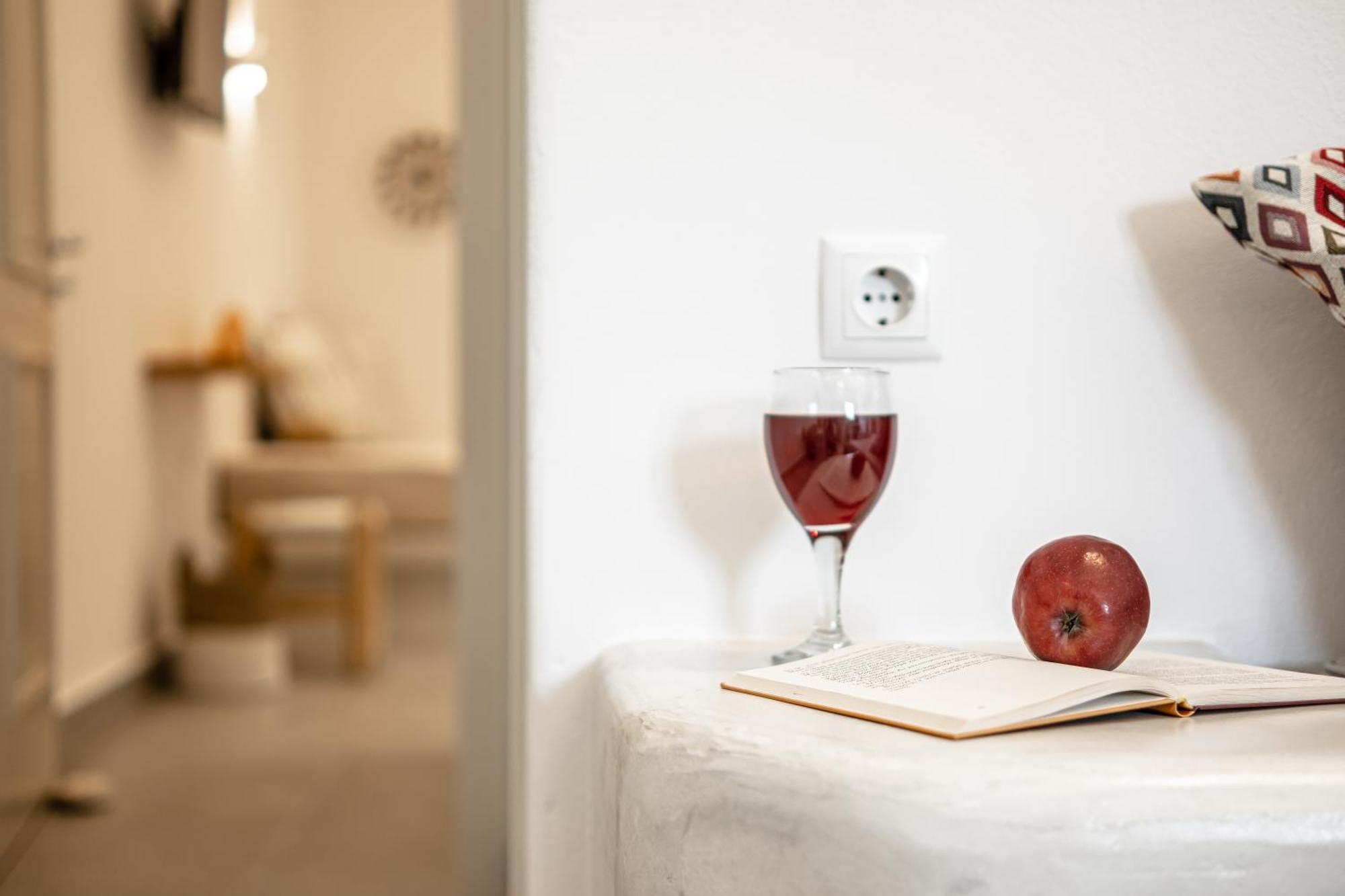 Porto Dema Luxury Suites Schoinoussa Buitenkant foto