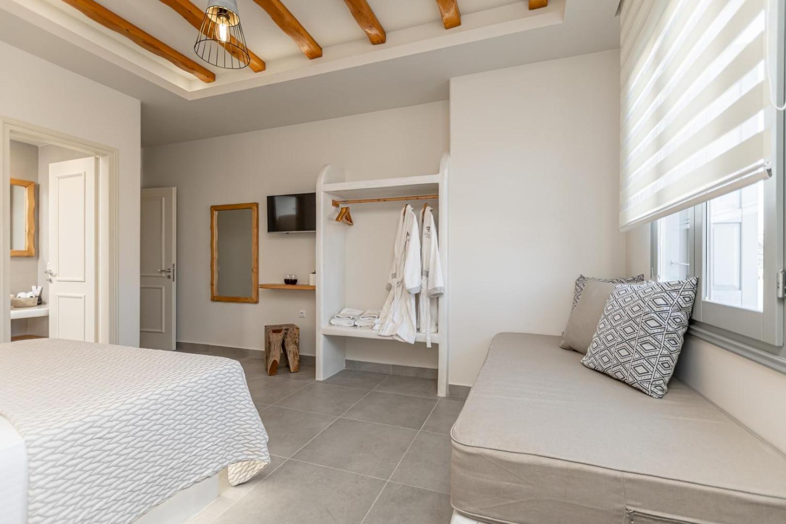 Porto Dema Luxury Suites Schoinoussa Buitenkant foto