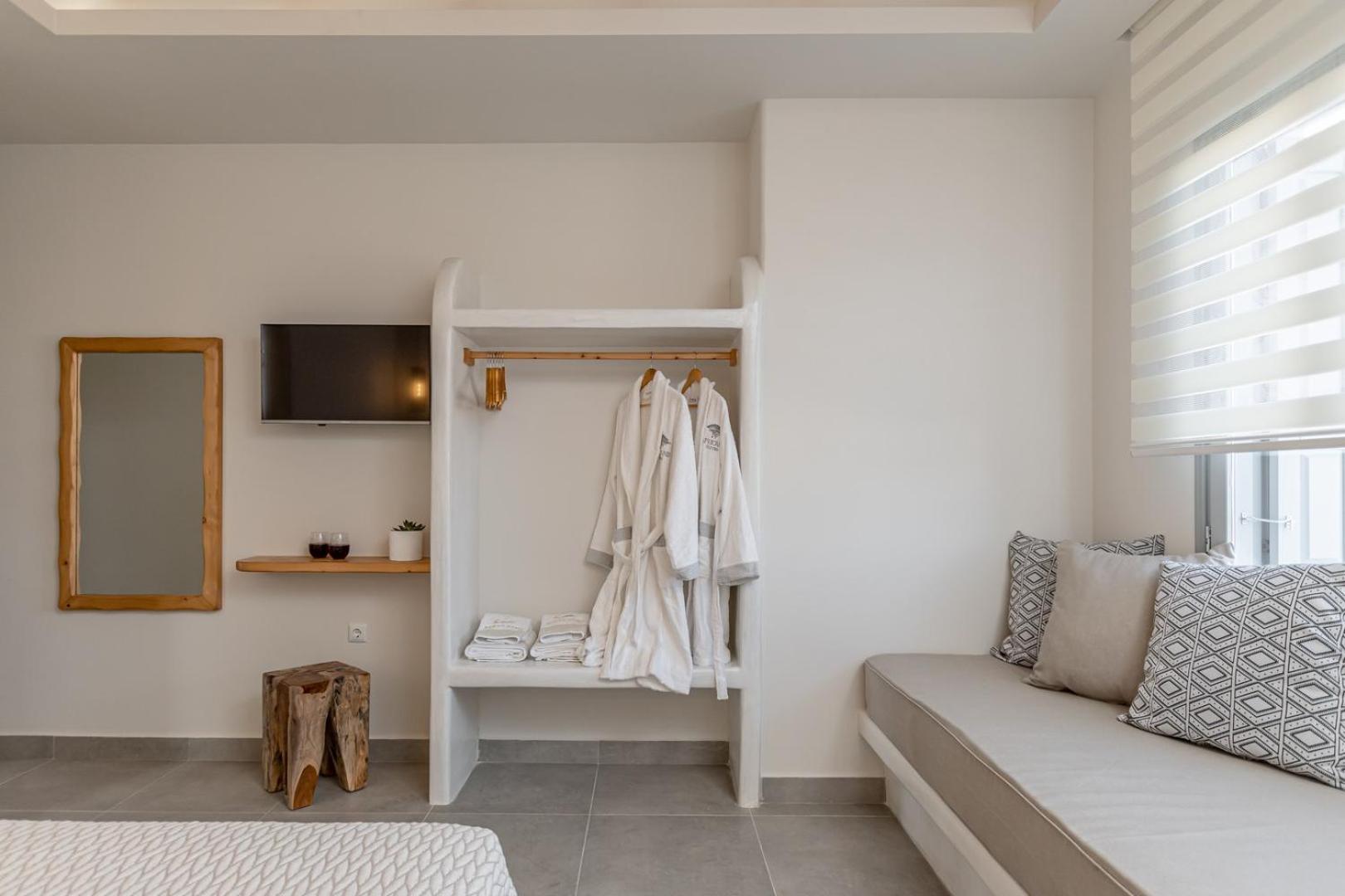 Porto Dema Luxury Suites Schoinoussa Buitenkant foto