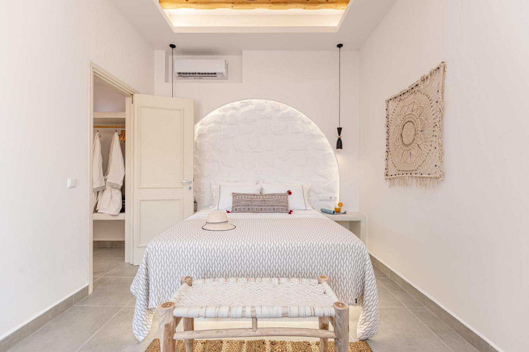 Porto Dema Luxury Suites Schoinoussa Buitenkant foto