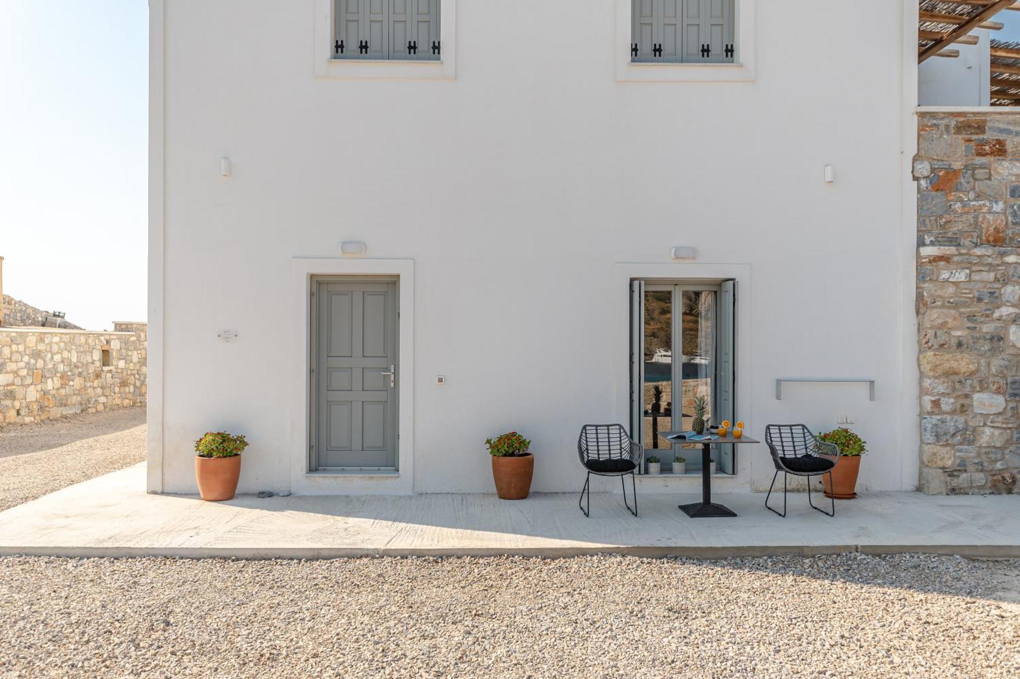 Porto Dema Luxury Suites Schoinoussa Buitenkant foto