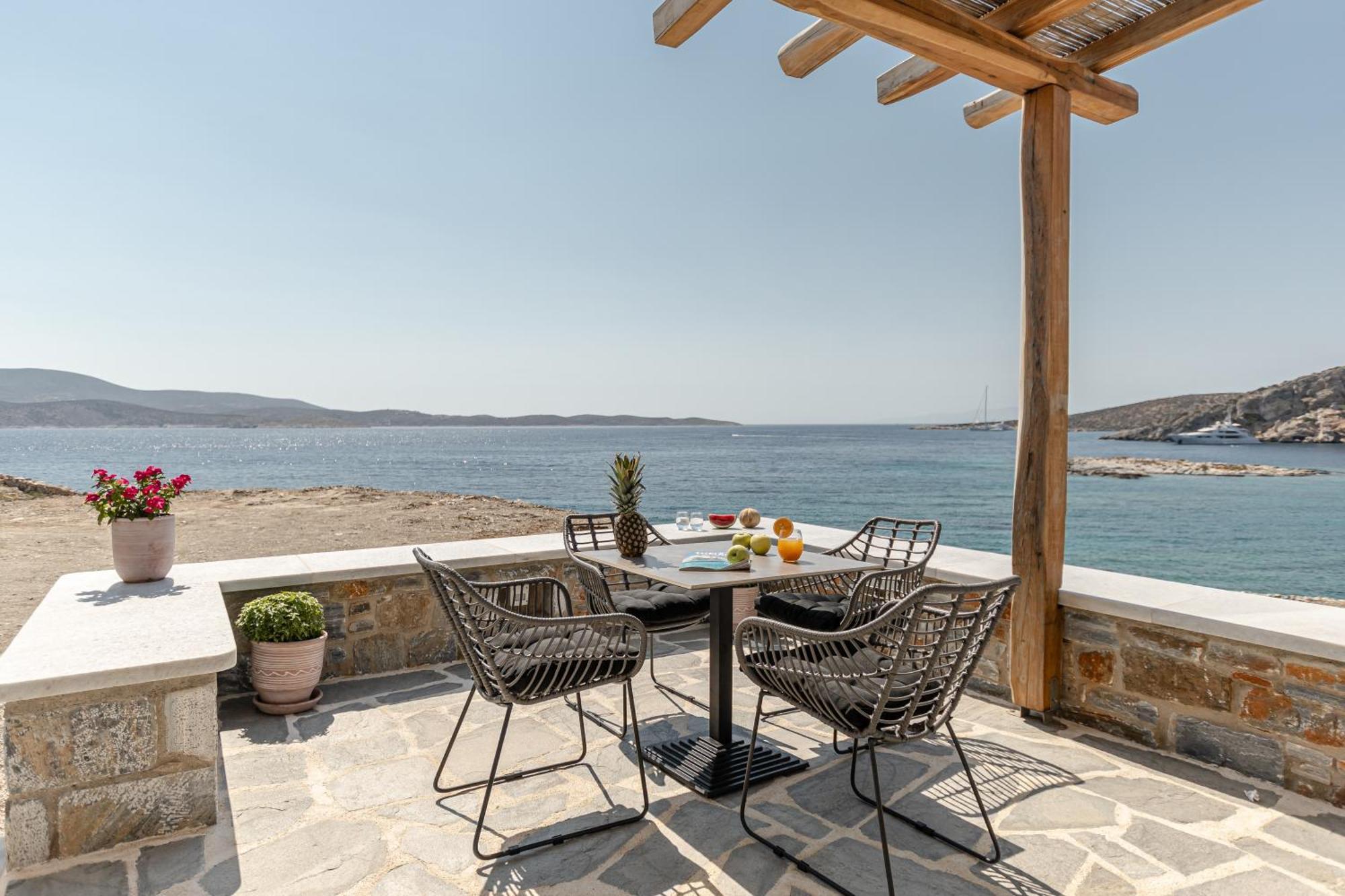 Porto Dema Luxury Suites Schoinoussa Buitenkant foto